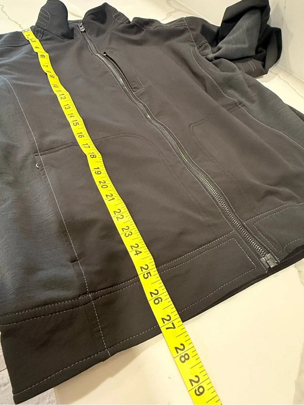 Kuhl Men's Black and Gray Jacket Dyfynce soft shell Size XL FLAWED-NOTED BELOW